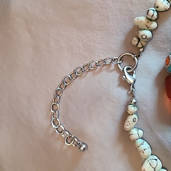 Colorful Necklace and Bracelet Set - Picture 5 of 5